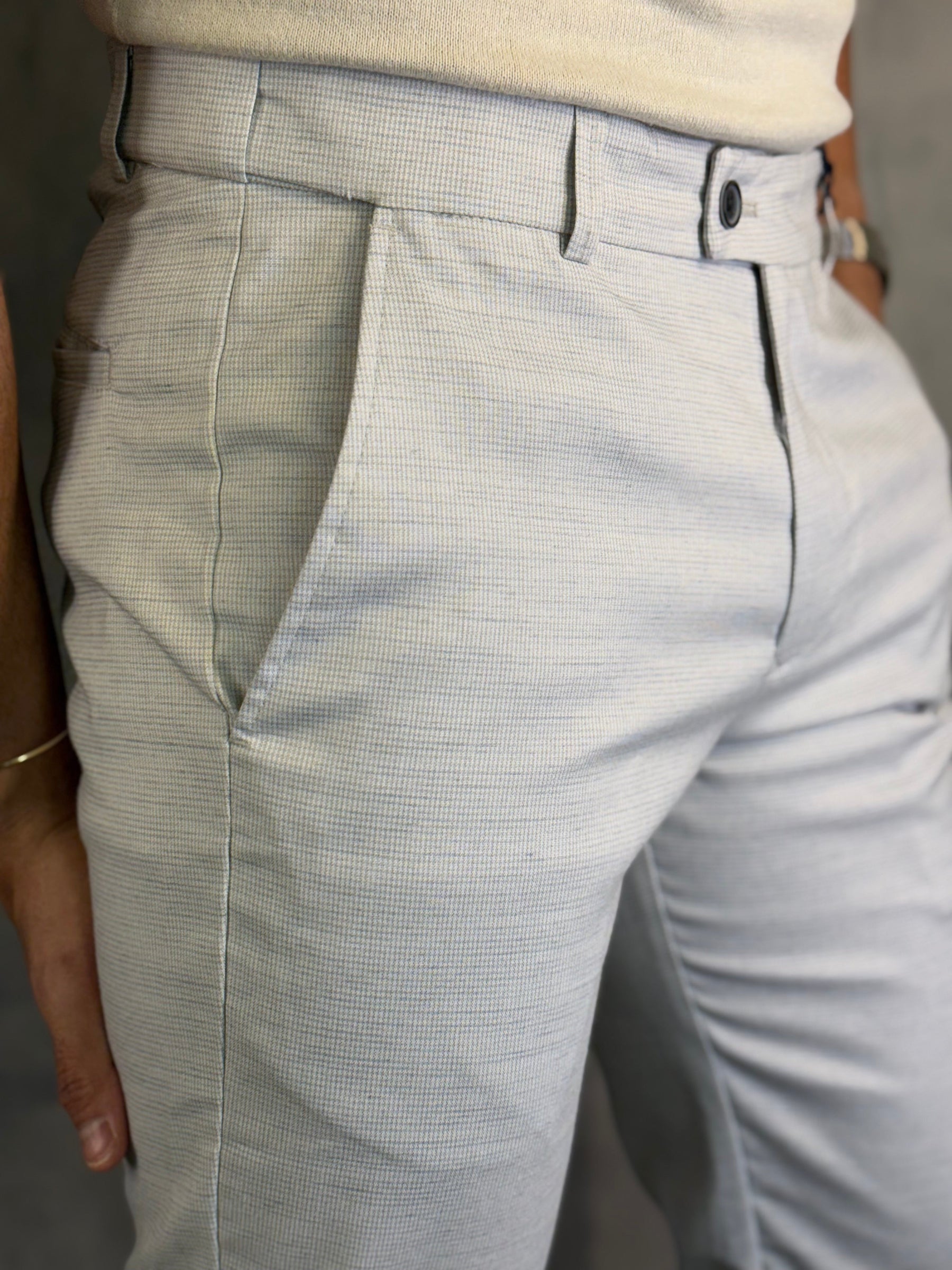 Calça Alfaiataria Skinny Com Cintura Elástica Barezy