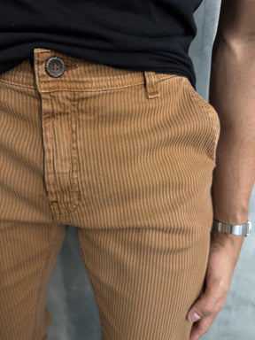 Calça Alfaiataria Cotelê Dlz Ferrugem