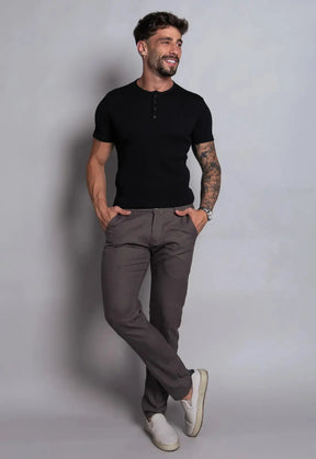 Camiseta Henley Canelada Preta